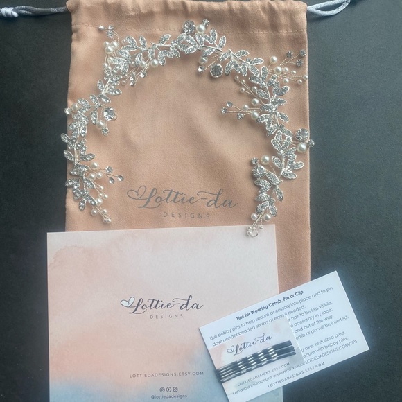 Boho Wedding Hair Accessory: Silver Bridal Hair Vine with Leaves Pearls Crystals - Picture 7 of 11